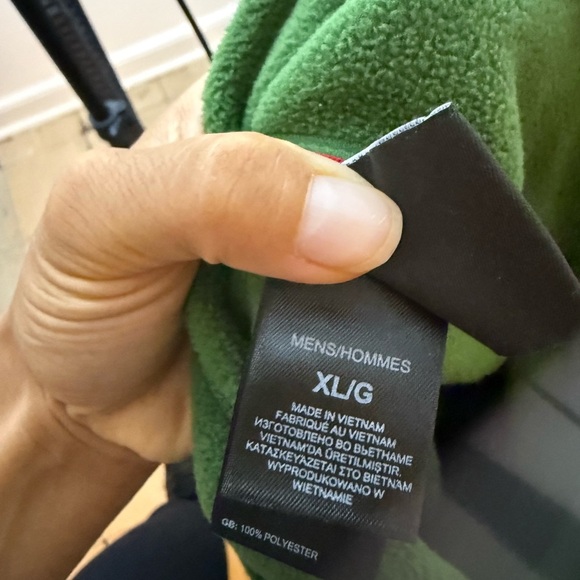 The North Face Men’s Green Fleece Quarter Zip Pullover - Picture 4 of 6